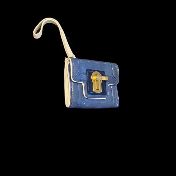 Juicy Couture Blue Coated Leather Wallet Wristlet - Picture 3 of 10